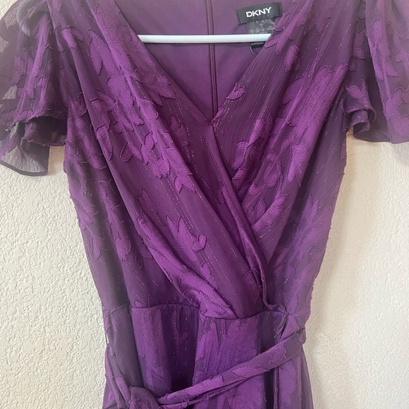 DKNY - Picture 7 of 7